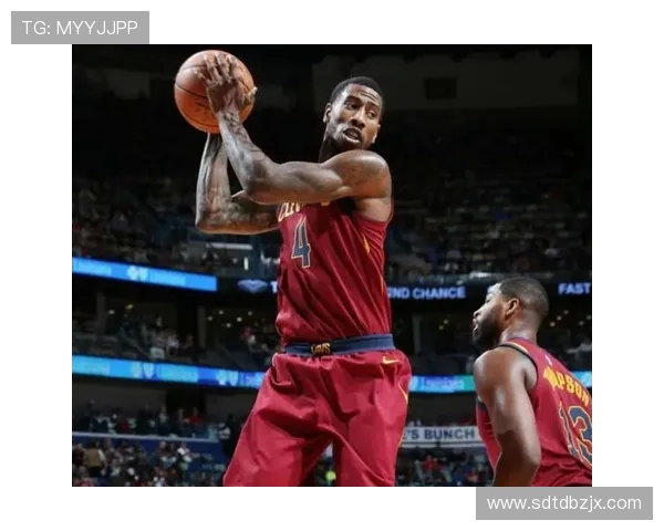 小迈克尔波特状态低迷半场仅得2分6篮板三分球全失准